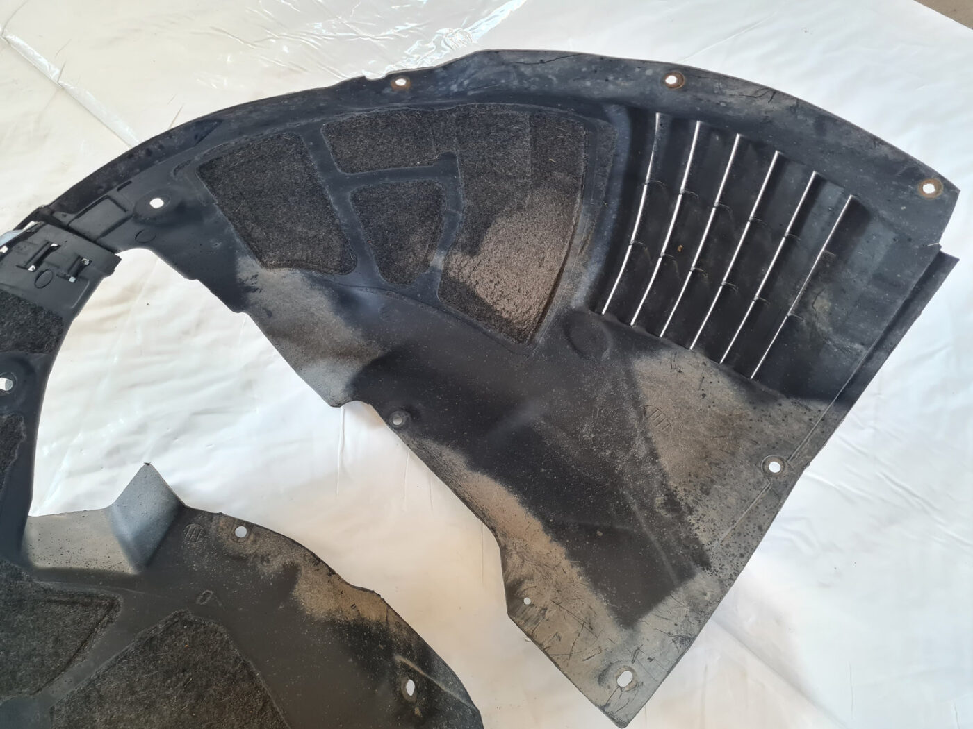 Priekšējais labais paspārns priekš OPEL INSIGNIA 2010