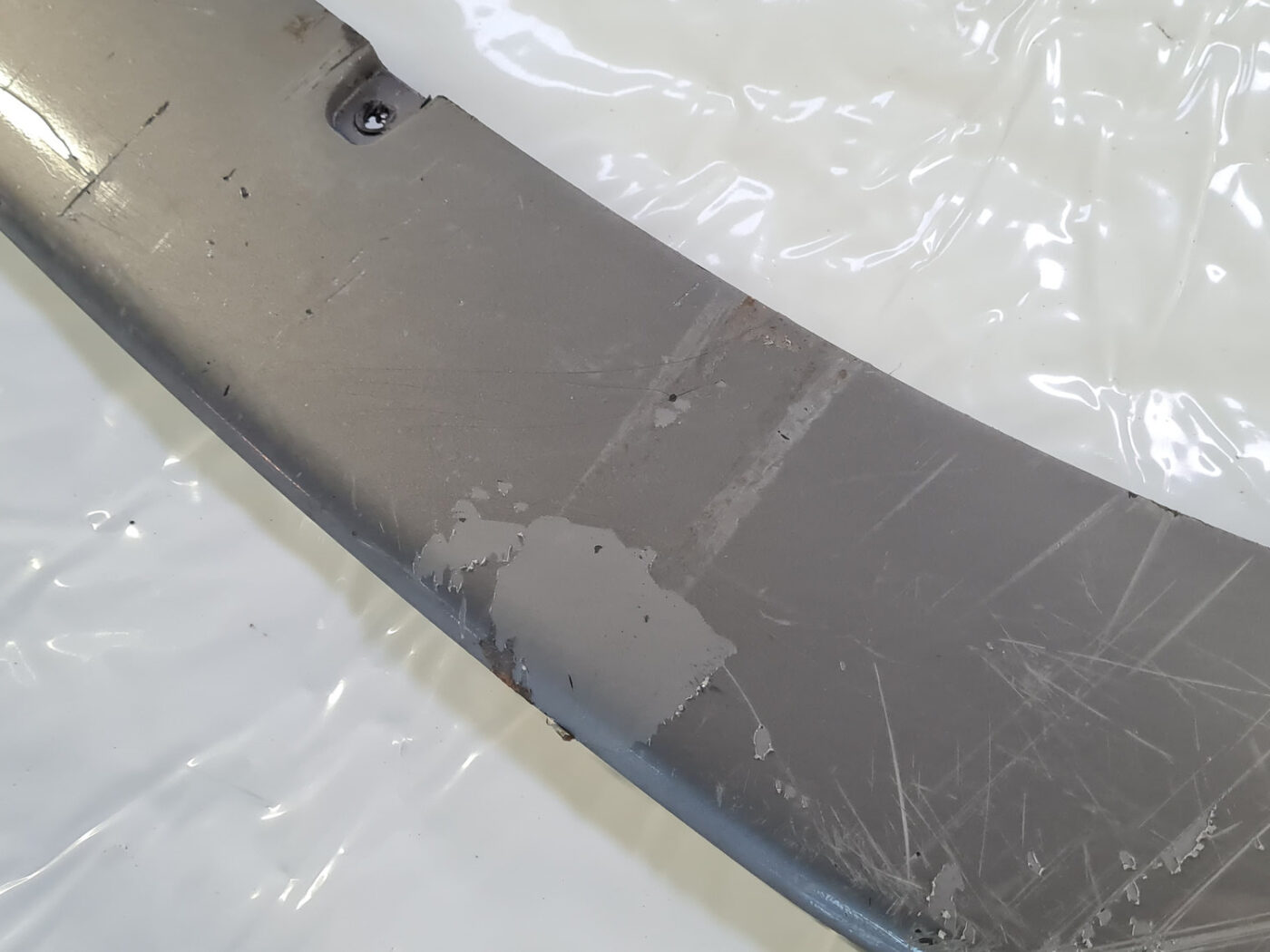 Aizmugurēja bufera spoileris (lūpa) priekš VOLVO S40 2004 Grey 12 Aizmugurēja bufera spoileris (lūpa) priekš VOLVO S40 2004 Grey