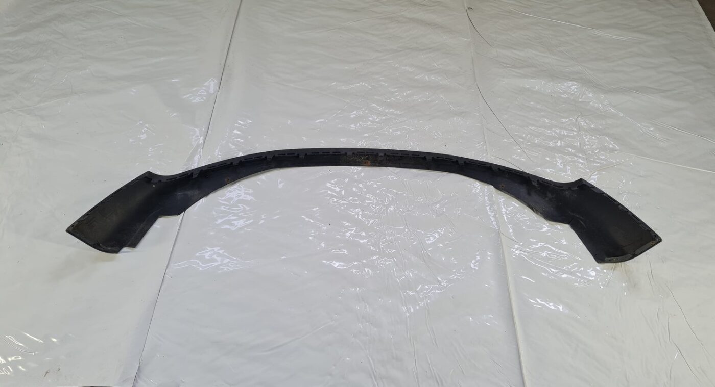 Aizmugurēja bufera spoileris (lūpa) priekš VOLVO S40 2004 Black 10 Aizmugurēja bufera spoileris (lūpa) priekš VOLVO S40 2004 Black