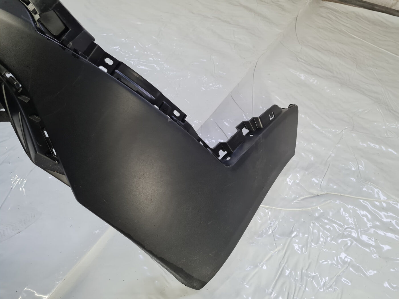 Aizmugurēja bufera spoileris (lūpa) priekš HYUNDAI TUCSON 2015-2021 6 Aizmugurēja bufera spoileris (lūpa) priekš HYUNDAI TUCSON 2015-2021