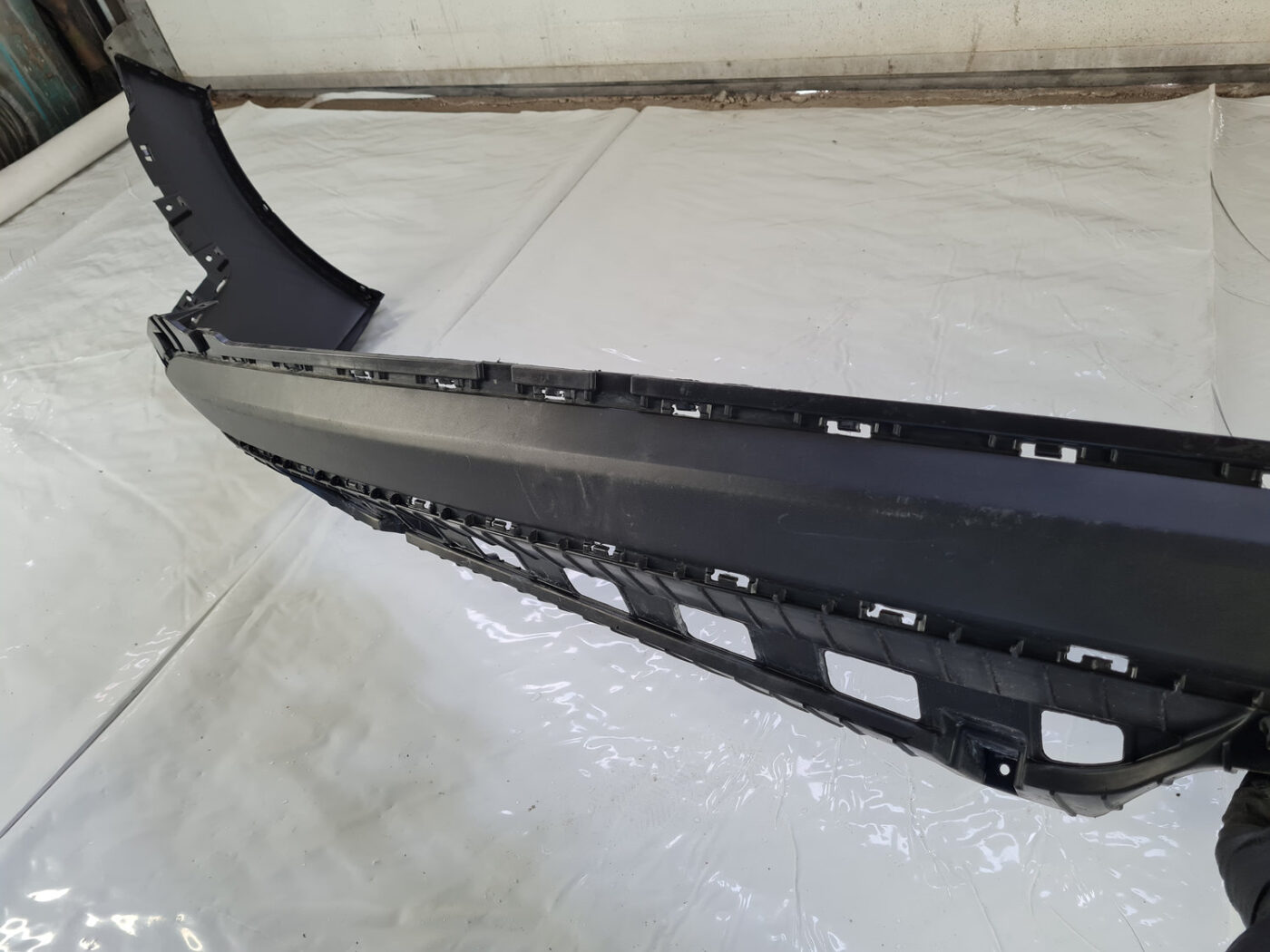 Aizmugurēja bufera spoileris (lūpa) priekš HYUNDAI TUCSON 2015-2021 4 Aizmugurēja bufera spoileris (lūpa) priekš HYUNDAI TUCSON 2015-2021