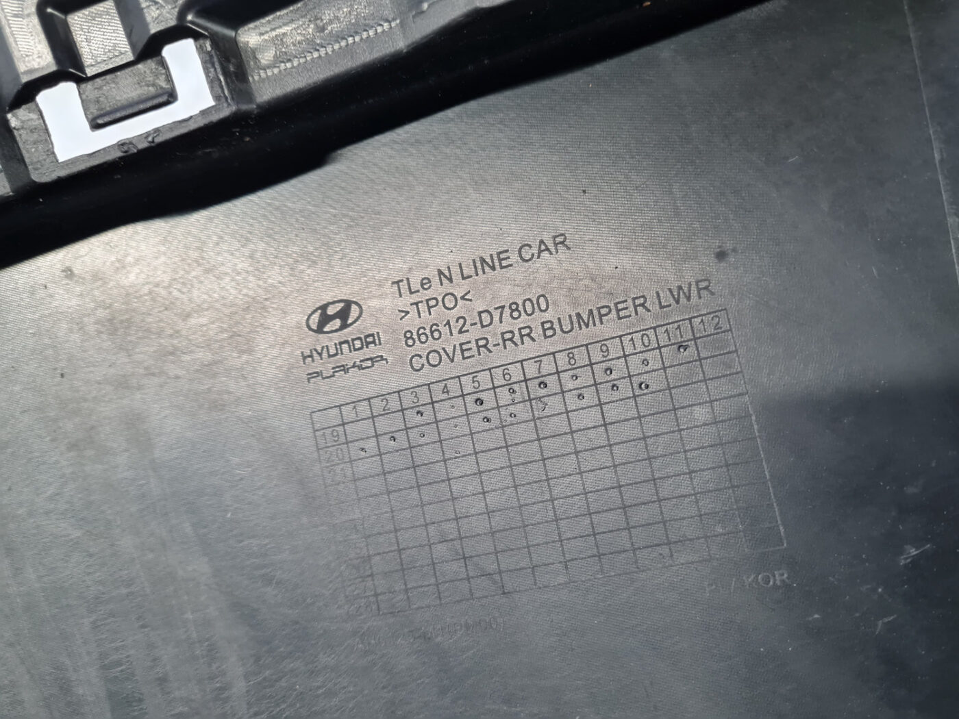 Aizmugurēja bufera spoileris (lūpa) priekš HYUNDAI TUCSON 2015-2021 3 Aizmugurēja bufera spoileris (lūpa) priekš HYUNDAI TUCSON 2015-2021