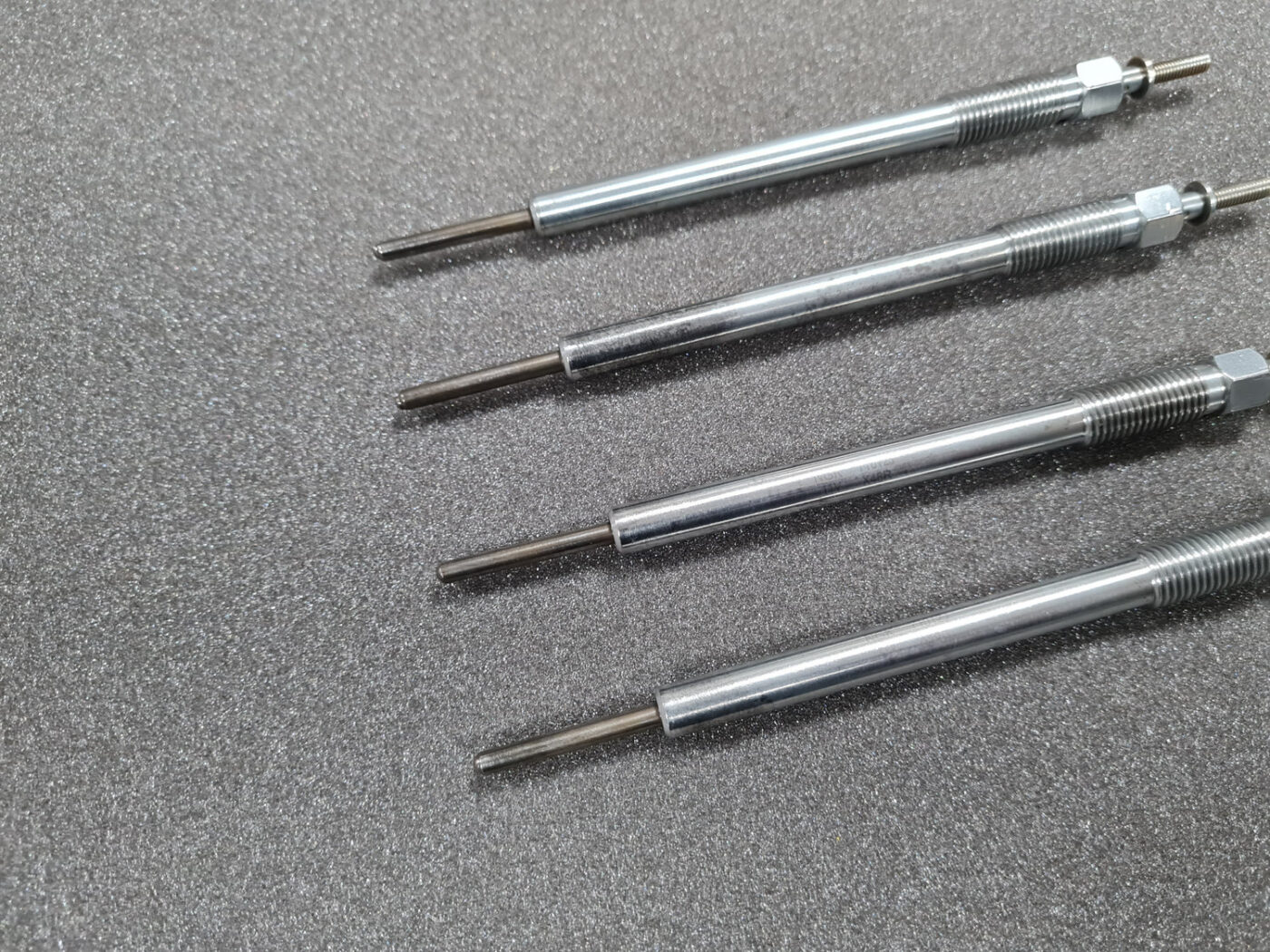 Kvēlsvece priekš TOYOTA AVENSIS 2012 5 Kvēlsvece priekš TOYOTA AVENSIS 2012