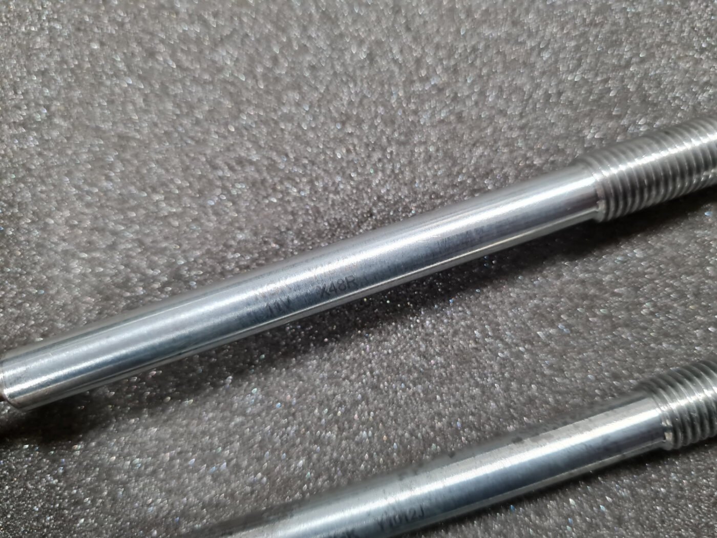 Kvēlsvece priekš TOYOTA AVENSIS 2012 3 Kvēlsvece priekš TOYOTA AVENSIS 2012