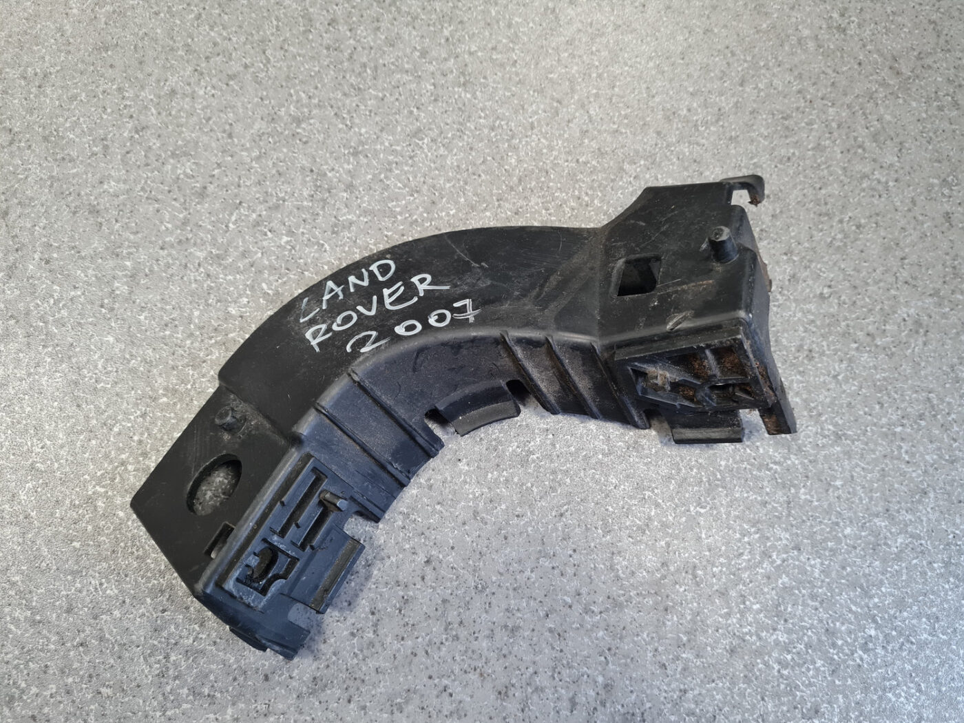 Priekšēja bufera kronšteins priekš LAND ROVER FREELANDER 2007
