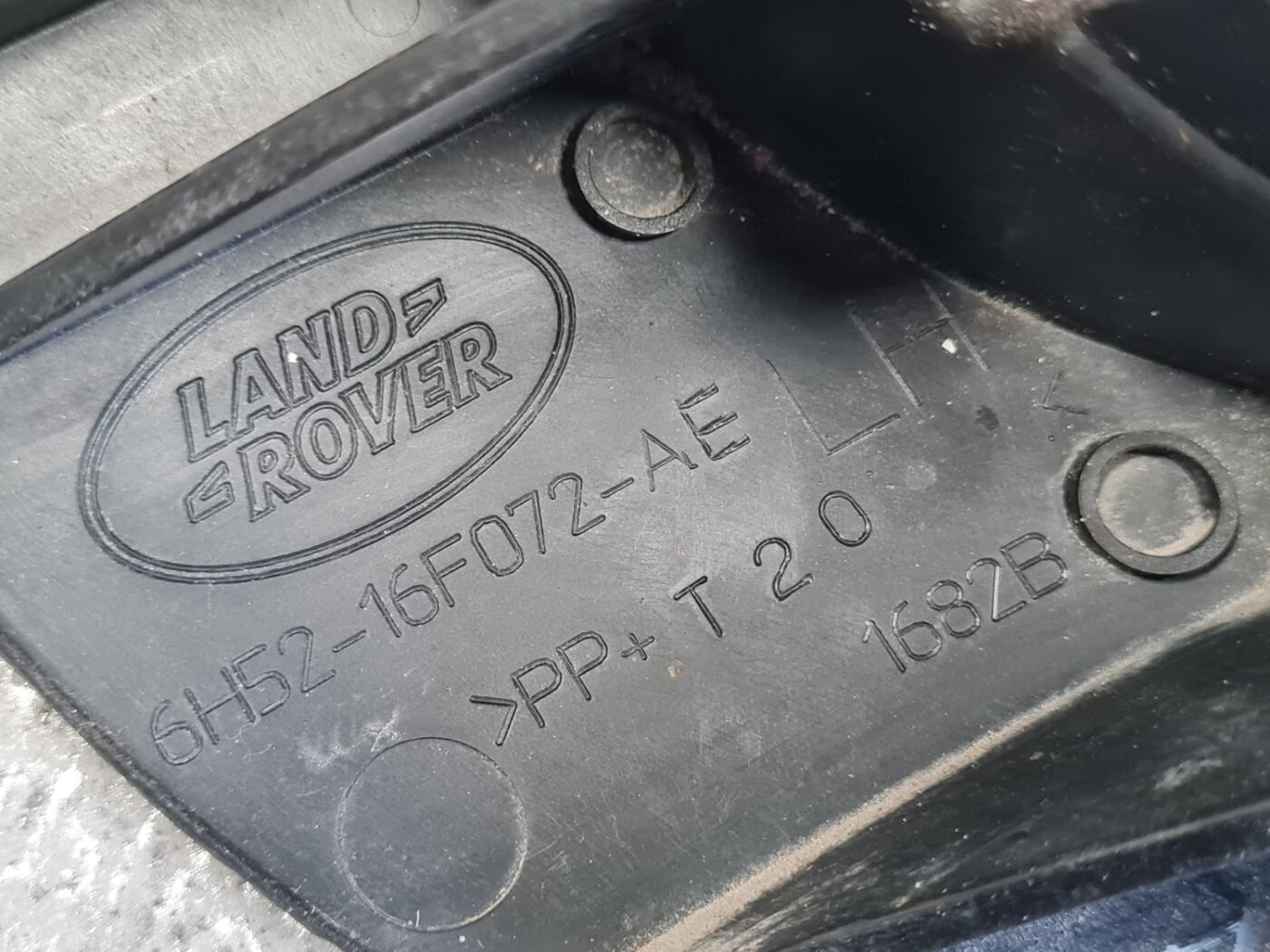 Priekšēja bufera kronšteins priekš LAND ROVER FREELANDER 2007