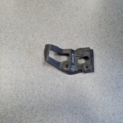 Priekšējā spārna un bufera stiprinājums priekš AUDI A4 2005