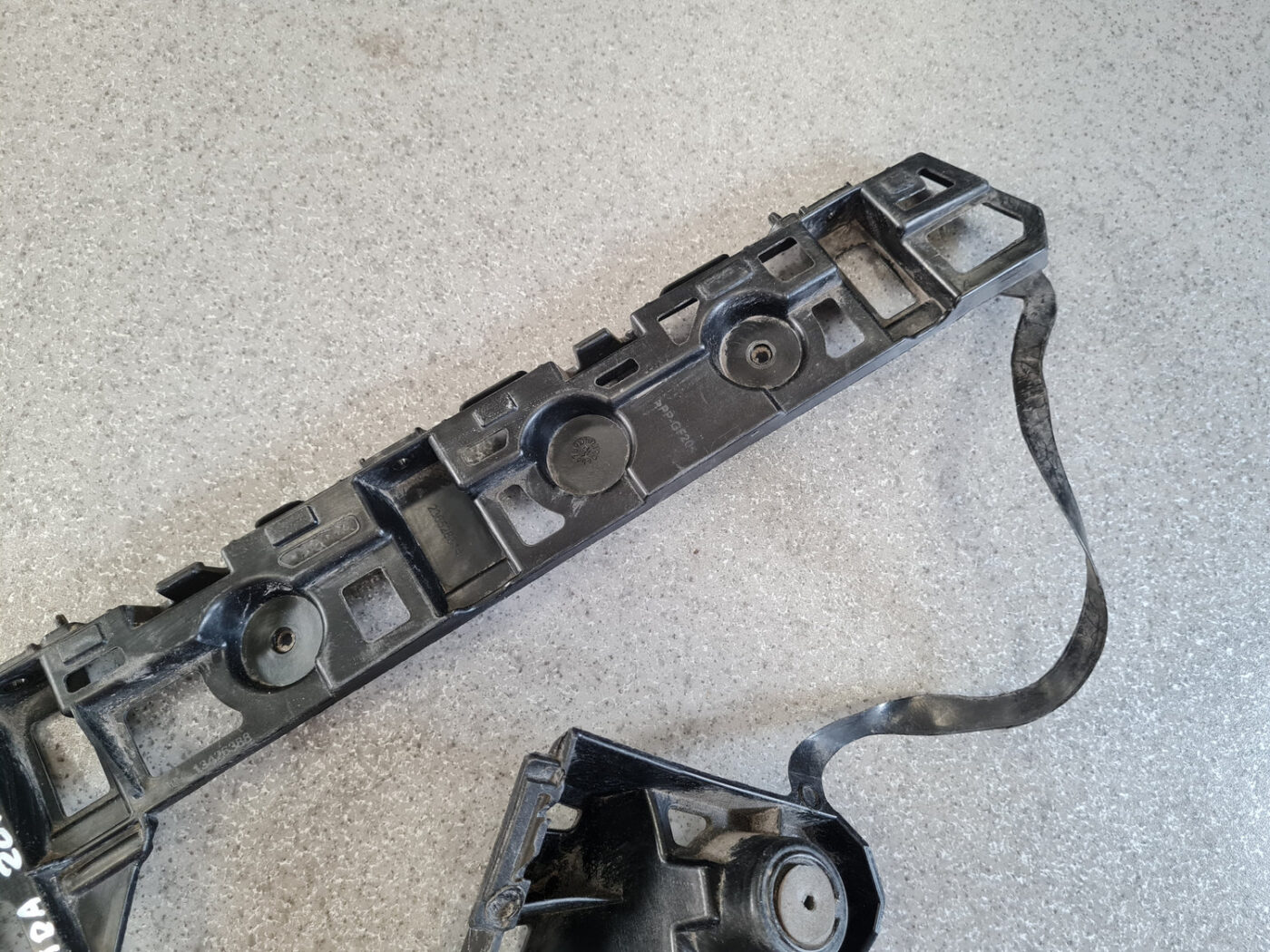 Aizmugurējā spārna un bufera stiprinājums priekš OPEL ASTRA SPORT 2017 7 Aizmugurējā spārna un bufera stiprinājums priekš OPEL ASTRA SPORT 2017