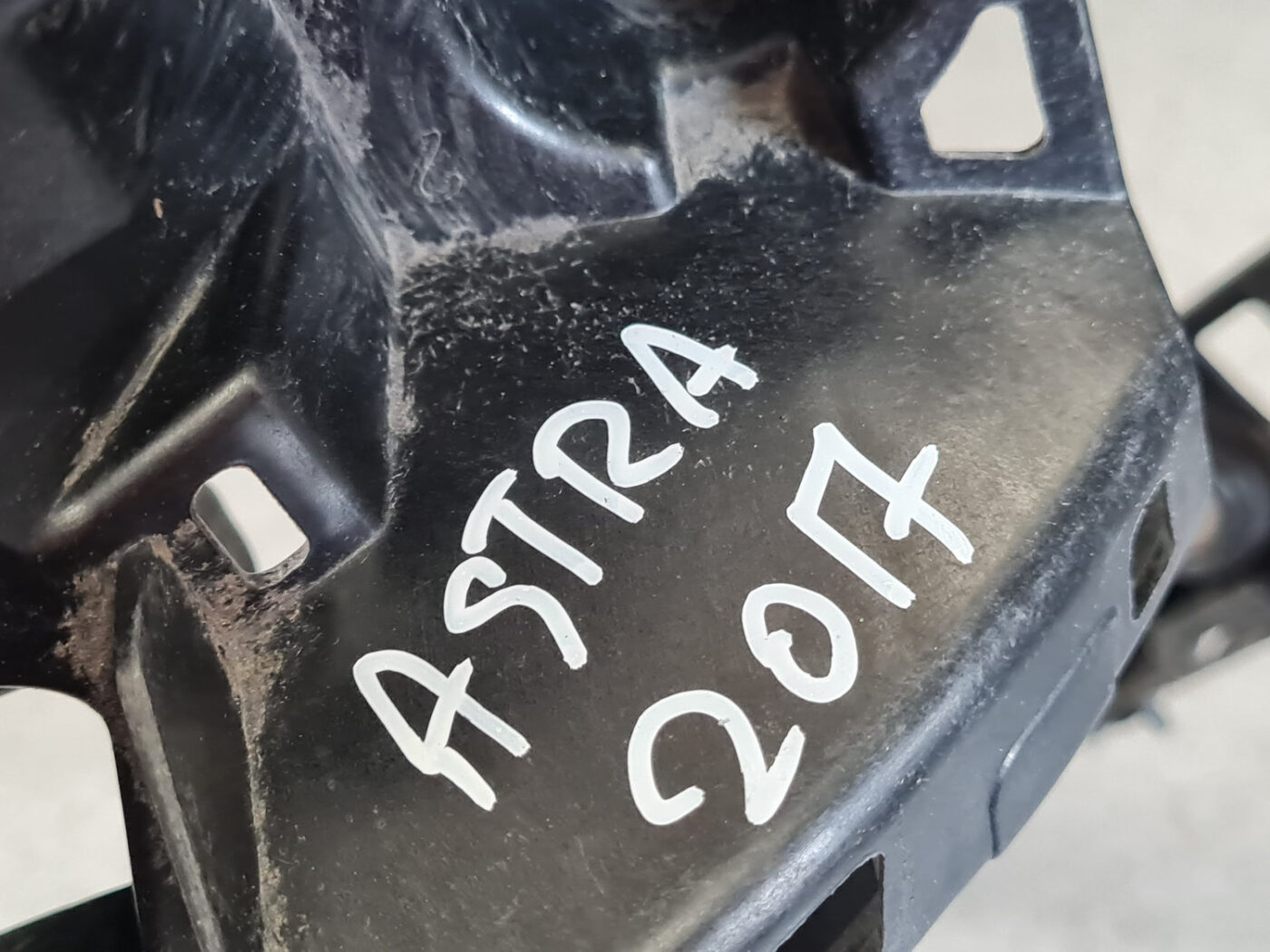 Aizmugurējā spārna un bufera stiprinājums priekš OPEL ASTRA SPORT 2017 5 Aizmugurējā spārna un bufera stiprinājums priekš OPEL ASTRA SPORT 2017