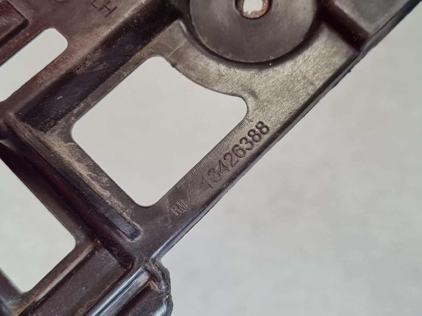 Aizmugurējā spārna un bufera stiprinājums priekš OPEL ASTRA SPORT 2017 3 Aizmugurējā spārna un bufera stiprinājums priekš OPEL ASTRA SPORT 2017