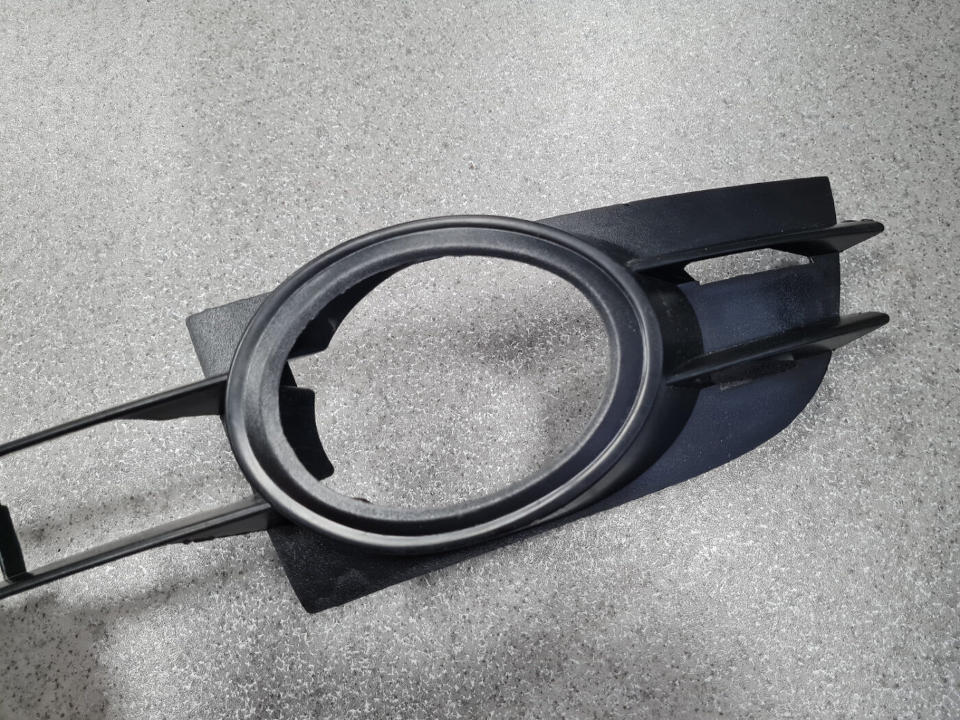 Miglas luktura reste, pa kreisi priekš AUDI A6 AVANT 2006 2 Miglas luktura reste, pa kreisi priekš AUDI A6 AVANT 2006