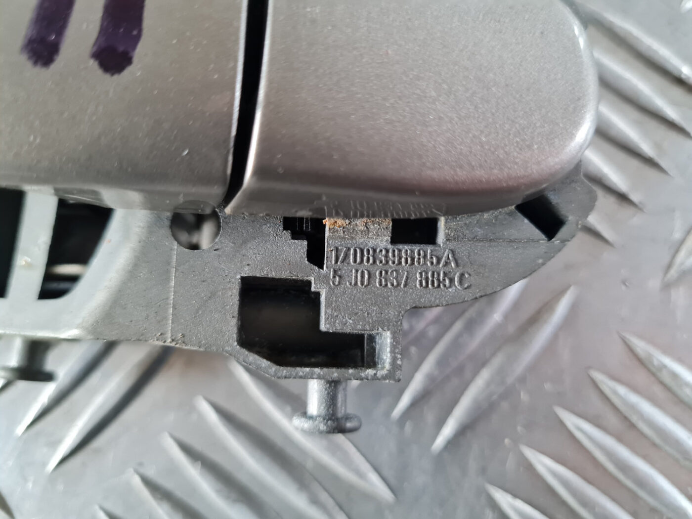 Aizmugurējāis labais durvju rokturis priekš ŠKODA OCTAVIA 2007