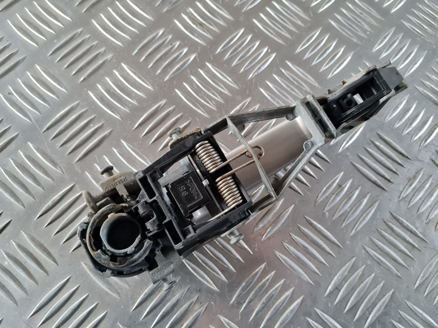 Aizmugurējāis labais durvju rokturis priekš ŠKODA OCTAVIA 2007