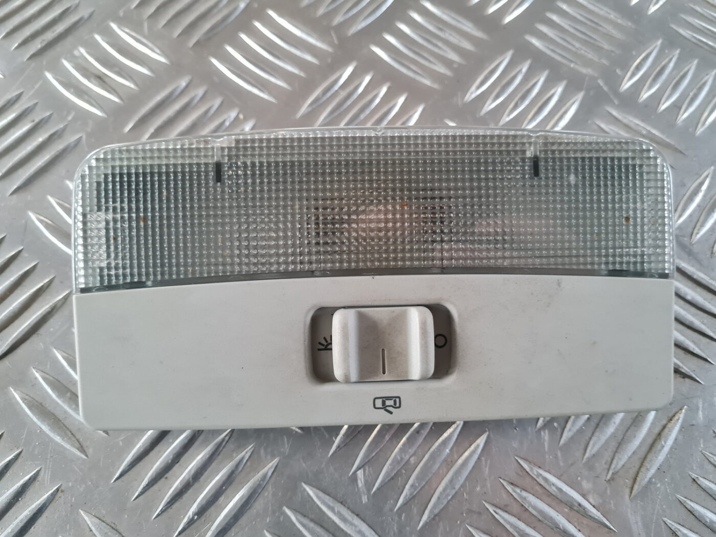 Aizmugurējo sēdvietu apgaismojums priekš ŠKODA OCTAVIA 2007