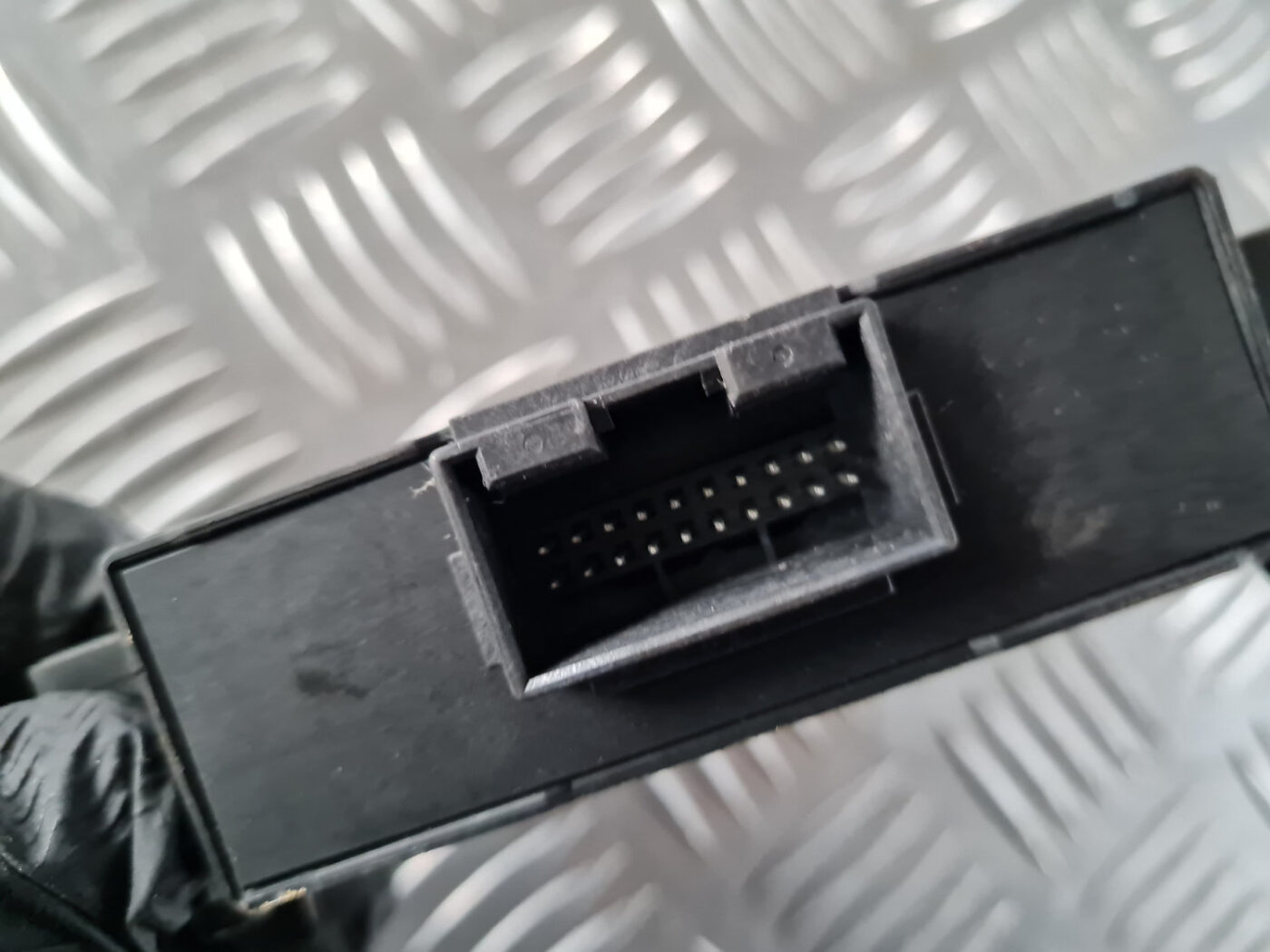 GATEWAY vadības bloks priekš ŠKODA OCTAVIA 2007 4 GATEWAY vadības bloks priekš ŠKODA OCTAVIA 2007