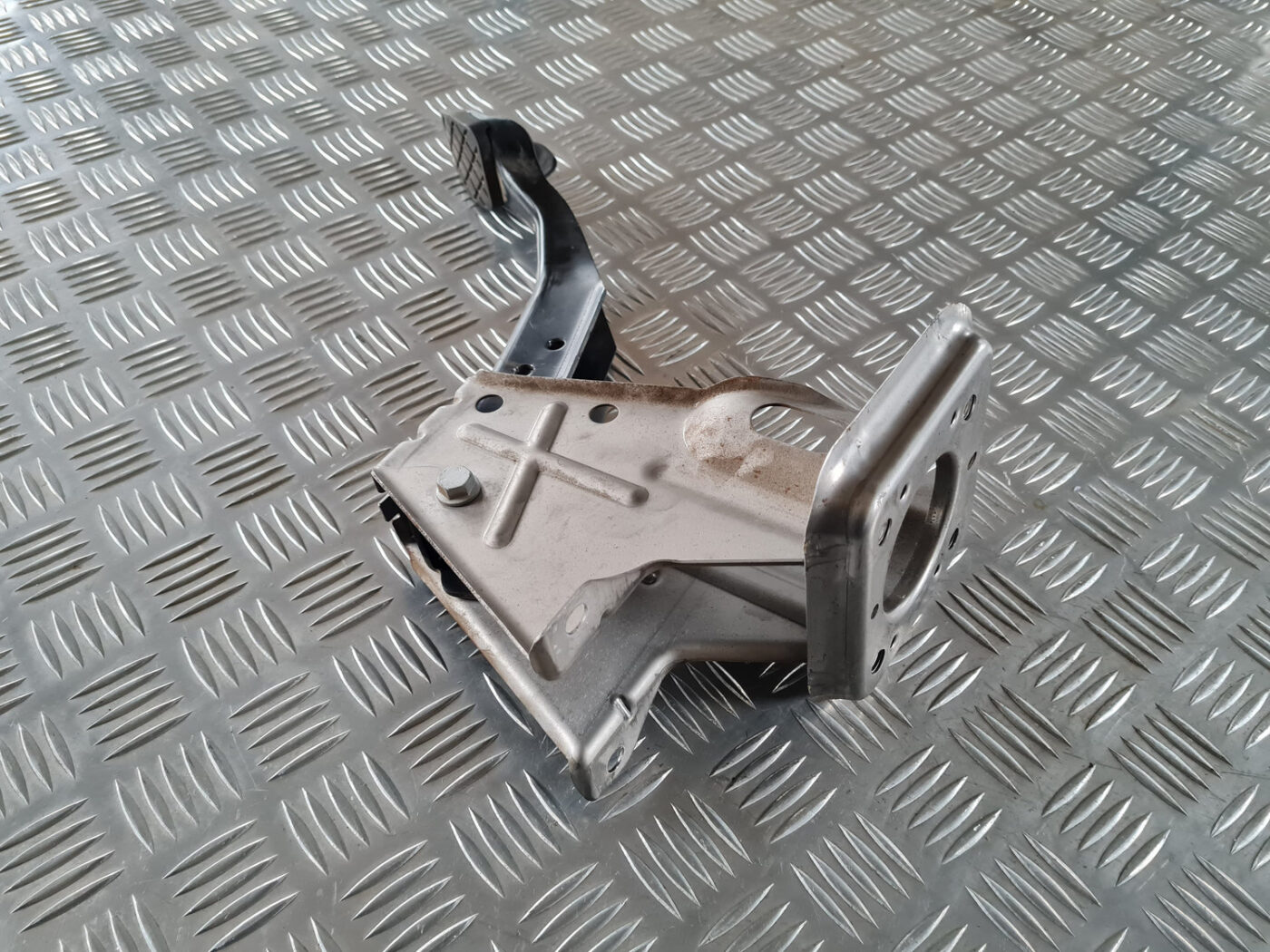 Bremžu pedālis priekš ŠKODA OCTAVIA 2007 3 Bremžu pedālis priekš ŠKODA OCTAVIA 2007