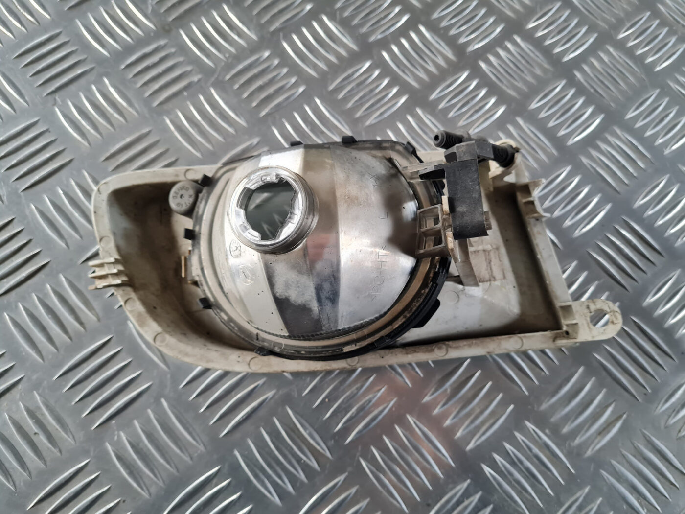 Miglas lukturis priekšā pa kreisi priekš ŠKODA OCTAVIA 2007 7 Miglas lukturis priekšā pa kreisi priekš ŠKODA OCTAVIA 2007