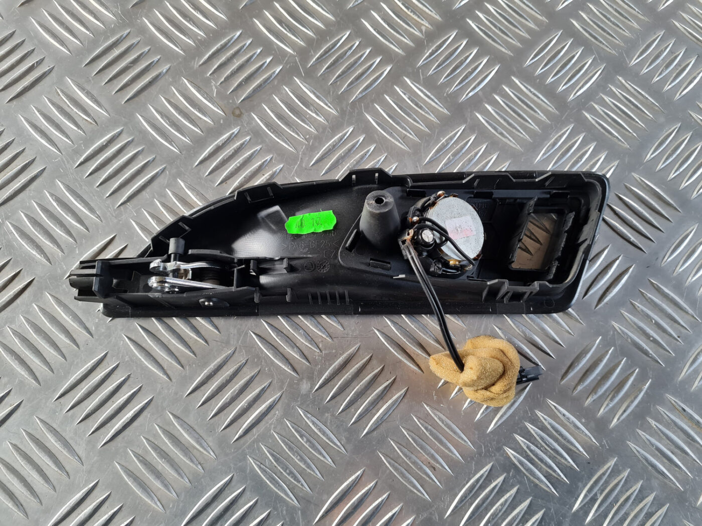 Salona durvju rokturis, priekšējais labais priekš ŠKODA OCTAVIA 2007 5 Salona durvju rokturis, priekšējais labais priekš ŠKODA OCTAVIA 2007