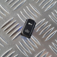 Atvēršanas/aizvēršanas poga priekš ŠKODA OCTAVIA 2007