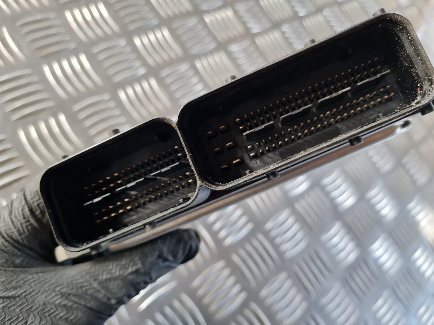 Dzinēja vadības bloks priekš ŠKODA OCTAVIA 2007 4 Dzinēja vadības bloks priekš ŠKODA OCTAVIA 2007