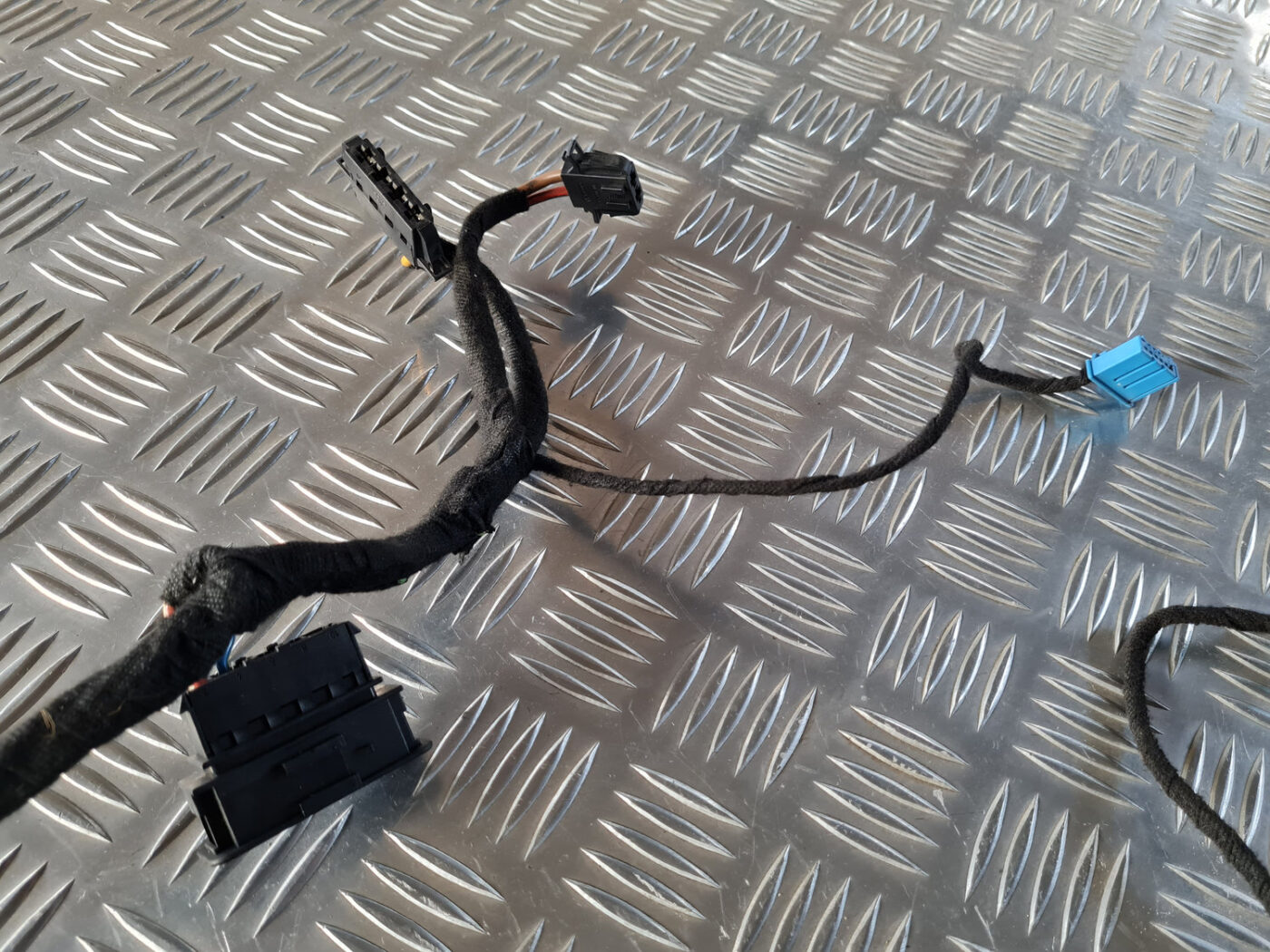 Salona sildītāja vadības elektroinstalācija priekš ŠKODA OCTAVIA 2007 4 Salona sildītāja vadības elektroinstalācija priekš ŠKODA OCTAVIA 2007