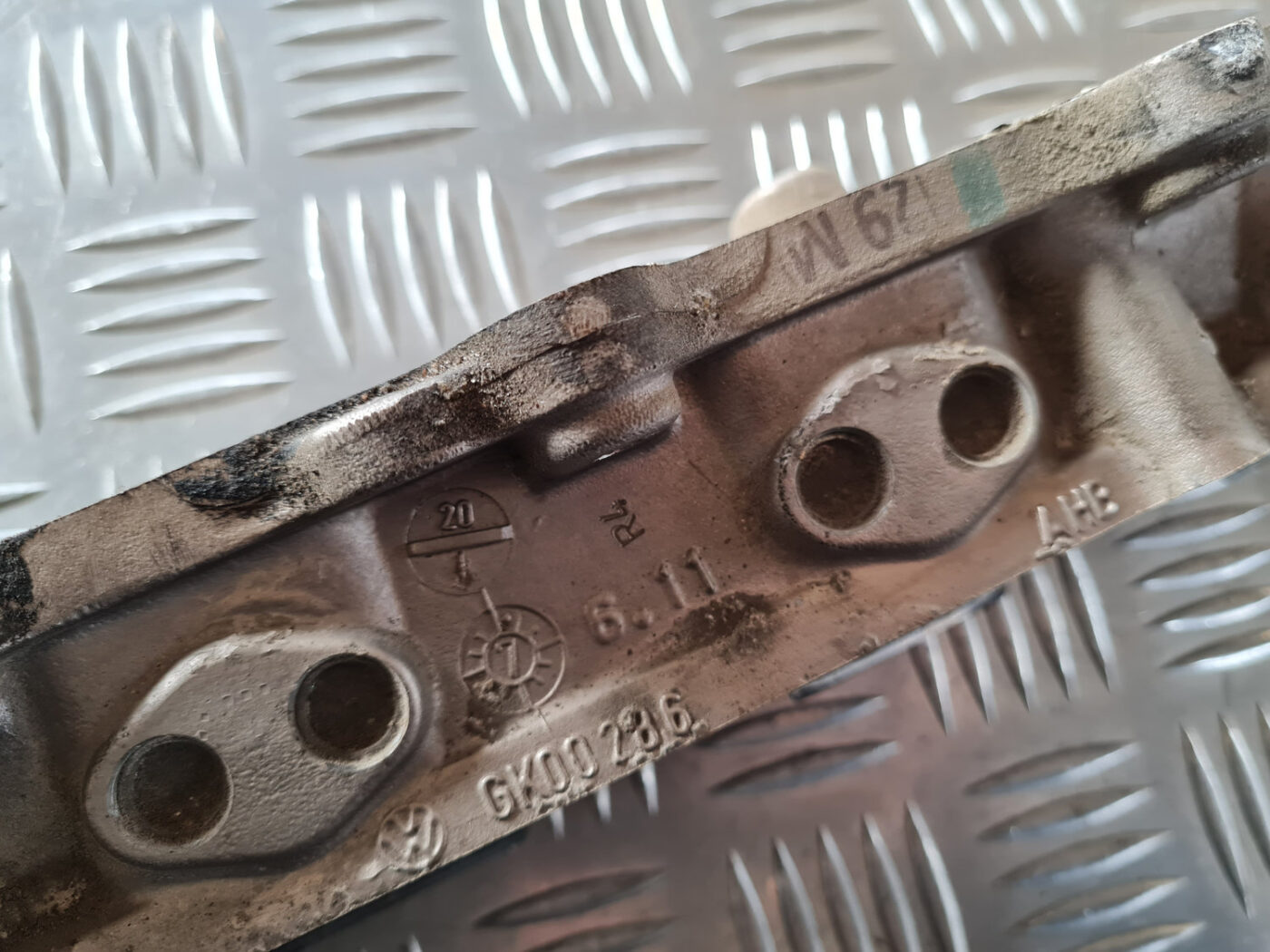 Degvielas sadales caurule priekš ŠKODA OCTAVIA 2007 9 Degvielas sadales caurule priekš ŠKODA OCTAVIA 2007