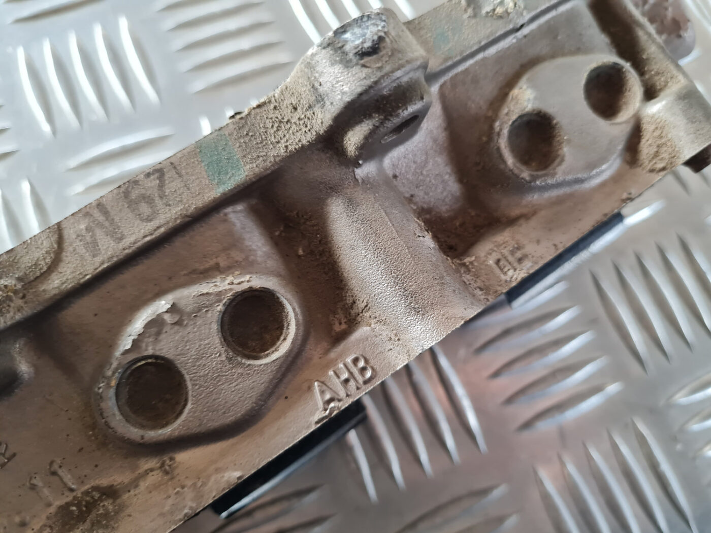 Degvielas sadales caurule priekš ŠKODA OCTAVIA 2007 8 Degvielas sadales caurule priekš ŠKODA OCTAVIA 2007