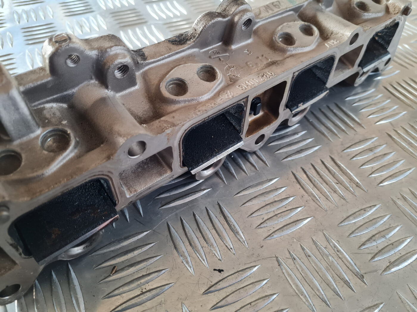 Degvielas sadales caurule priekš ŠKODA OCTAVIA 2007 7 Degvielas sadales caurule priekš ŠKODA OCTAVIA 2007