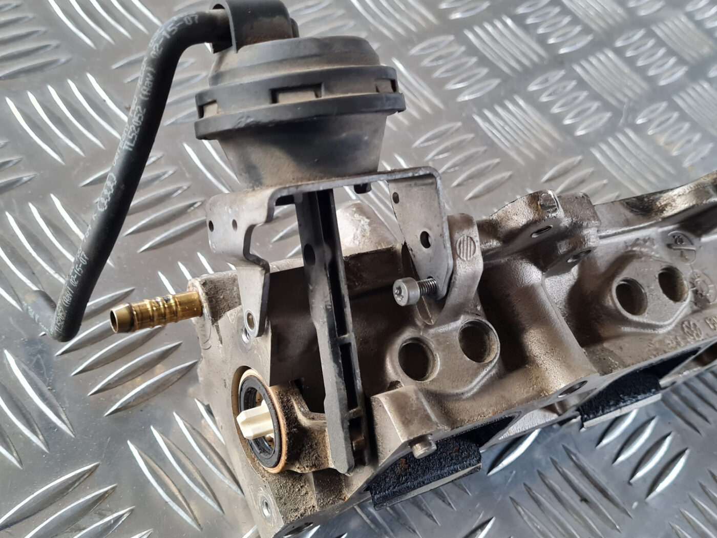 Degvielas sadales caurule priekš ŠKODA OCTAVIA 2007 4 Degvielas sadales caurule priekš ŠKODA OCTAVIA 2007