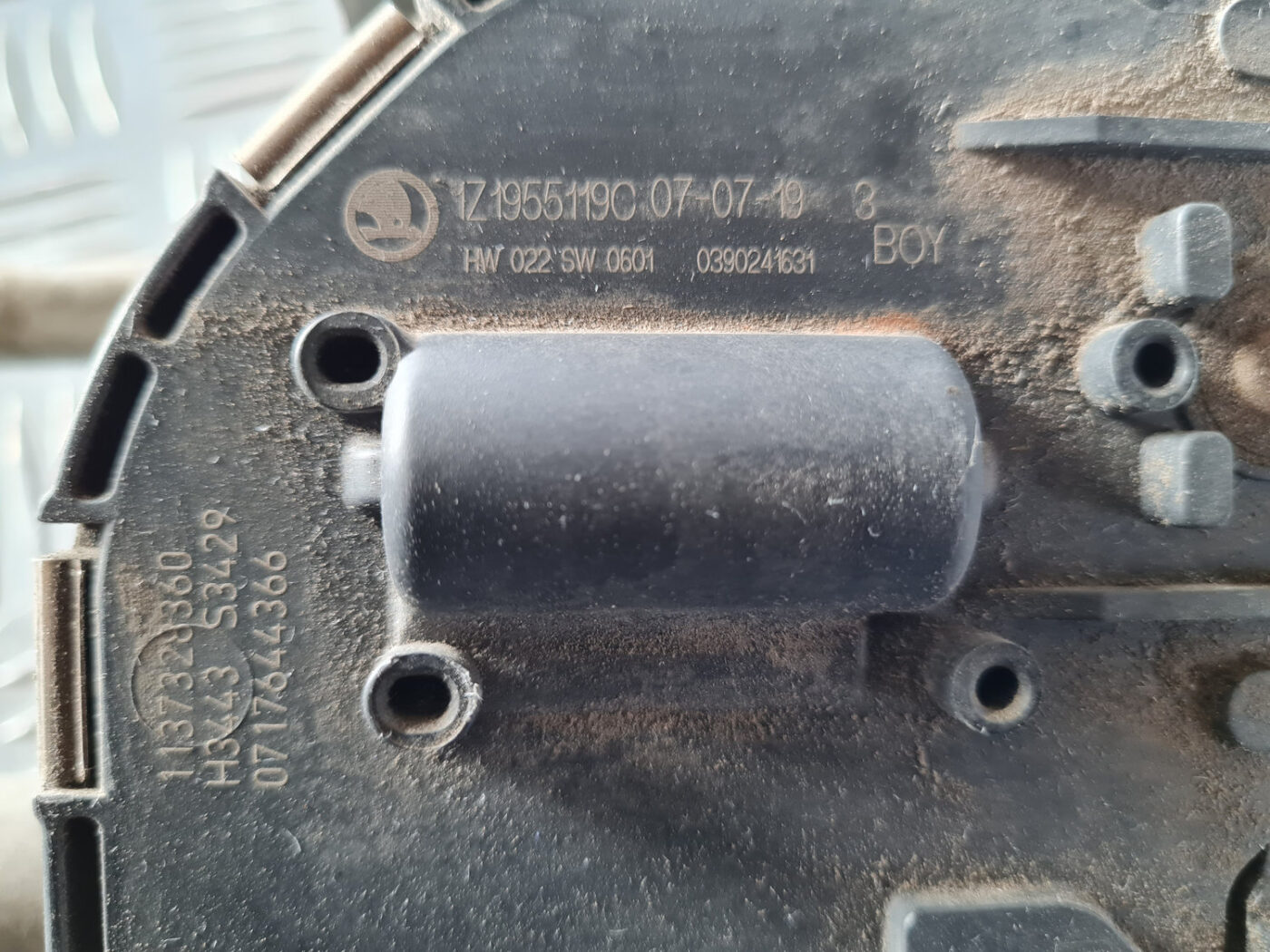 Vējstikla tīrīšanas mehānisms priekš ŠKODA OCTAVIA 2007 6 Vējstikla tīrīšanas mehānisms priekš ŠKODA OCTAVIA 2007