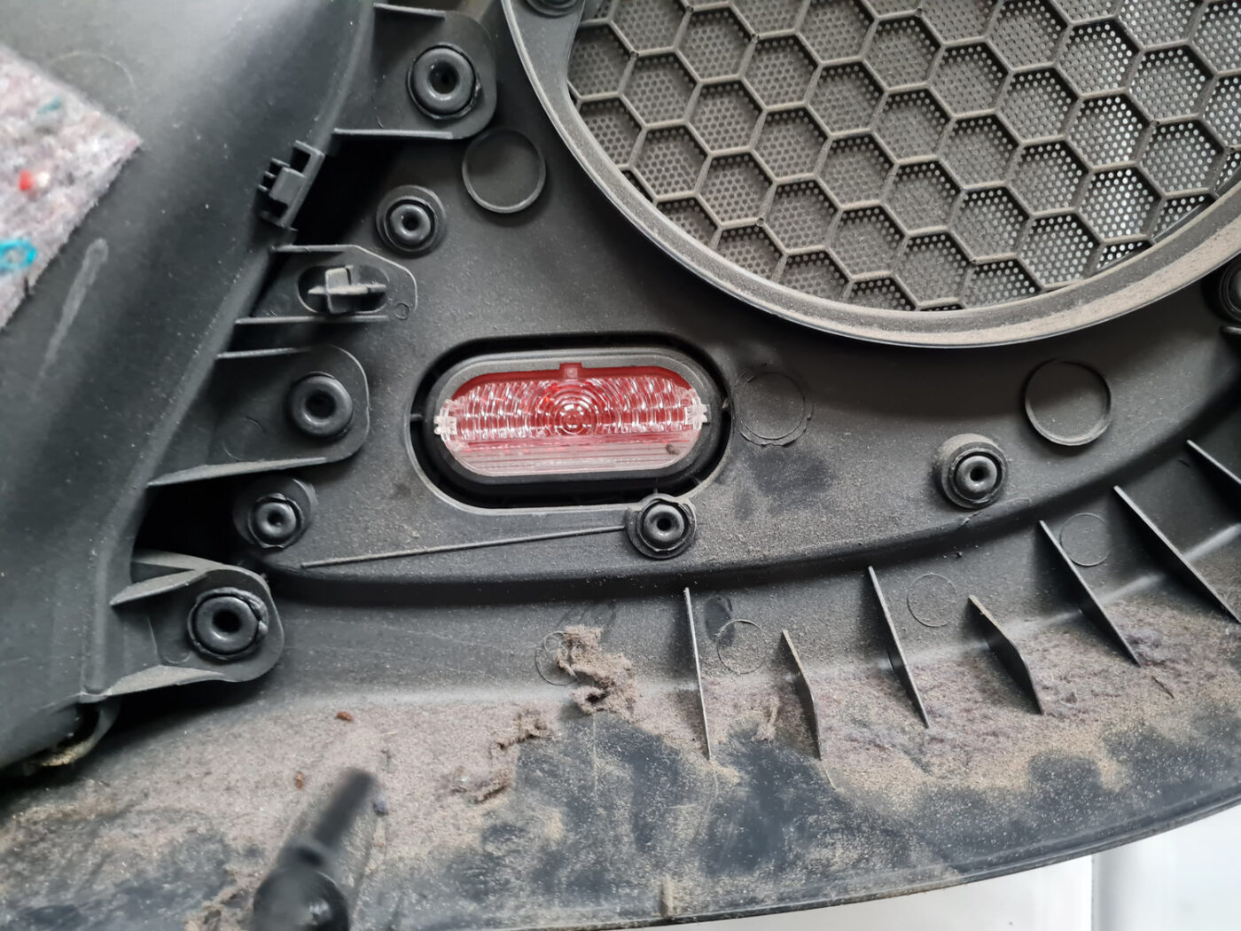 Priekšējo kreiso durvju apdare priekš ŠKODA OCTAVIA 2007 7 Priekšējo kreiso durvju apdare priekš ŠKODA OCTAVIA 2007