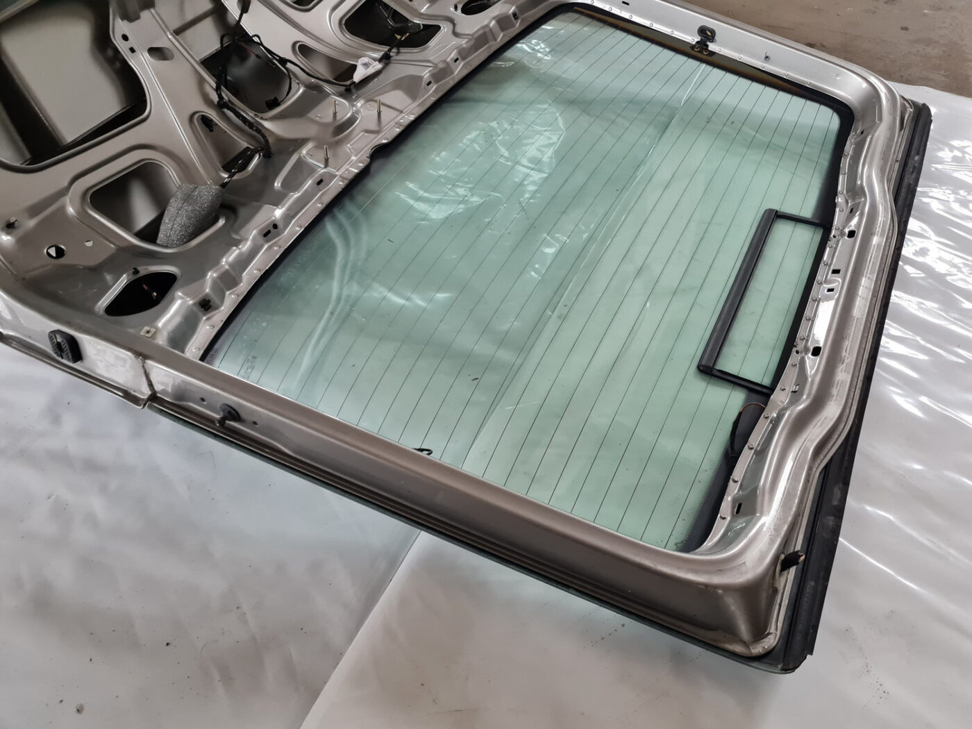 Bagāžnieka vāks priekš ŠKODA OCTAVIA 2007 4 Bagāžnieka vāks priekš ŠKODA OCTAVIA 2007