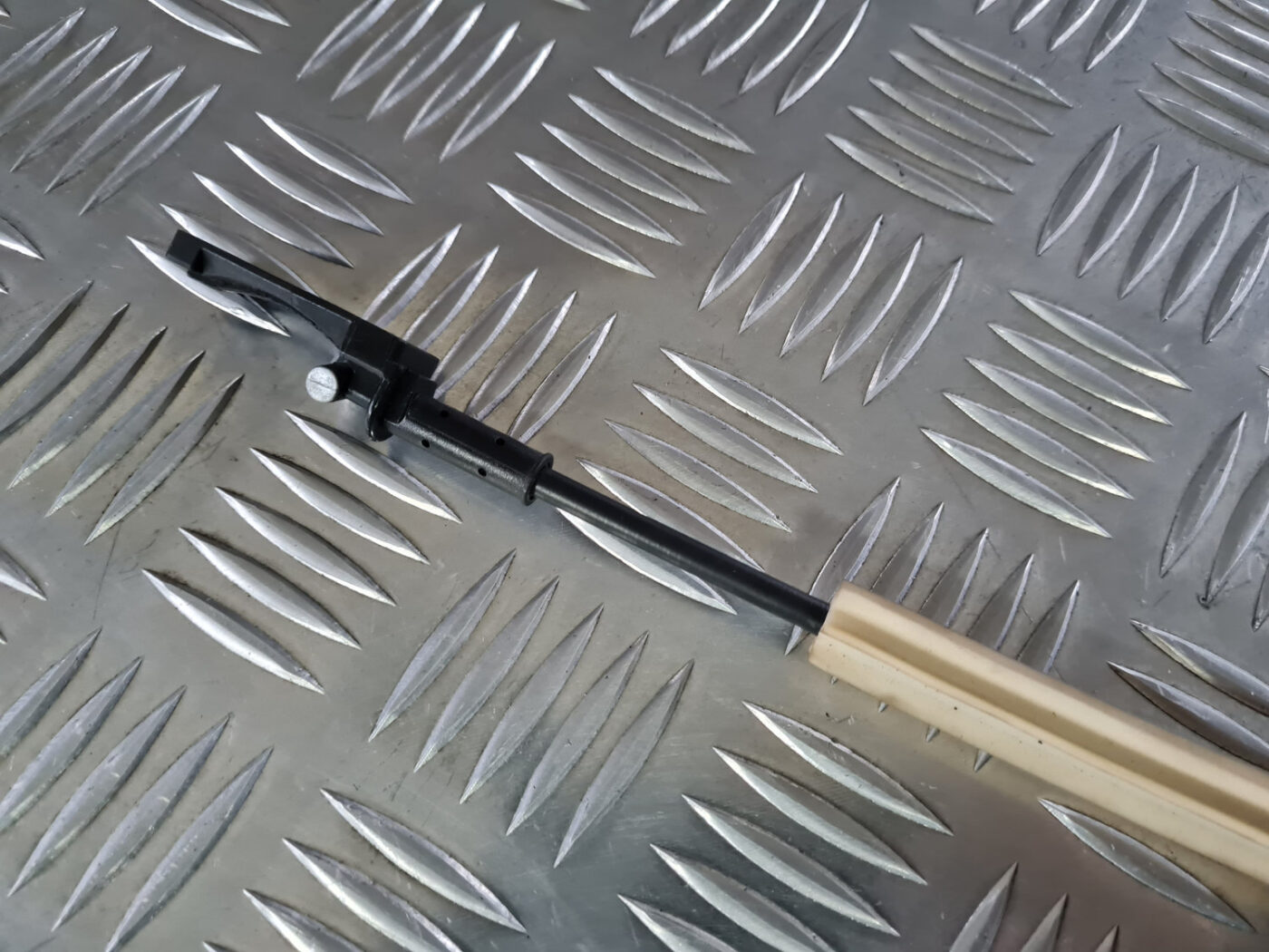 Priekšējo labo durvju slēdzene priekš VOLVO XC 60 2009 2 Priekšējo labo durvju slēdzene priekš VOLVO XC 60 2009