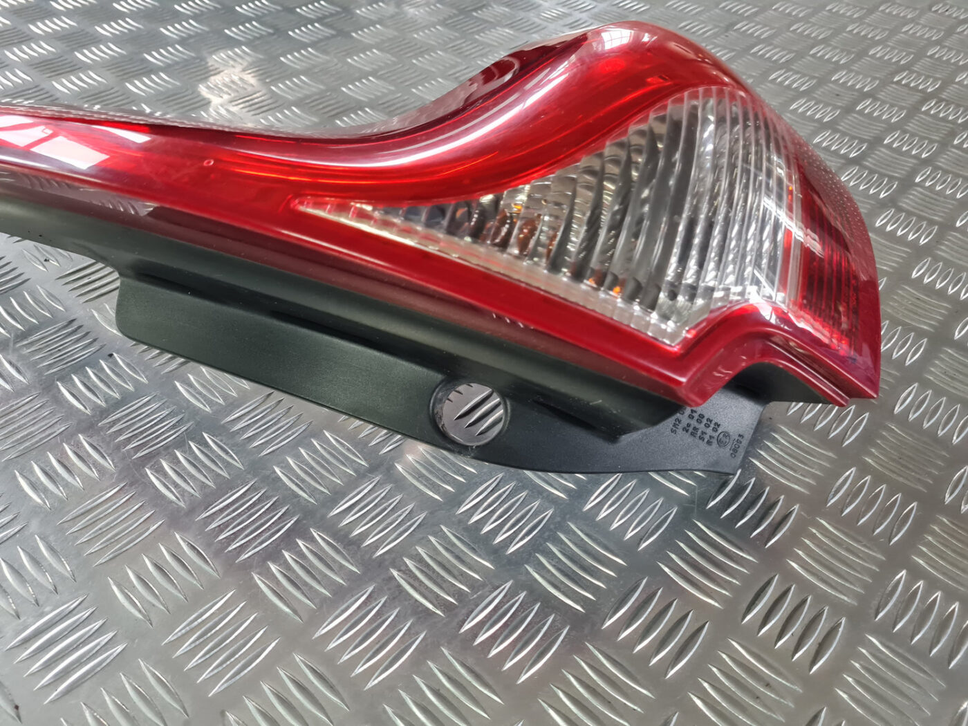 Aizmugurējais labais lukturis priekš VOLVO XC 60 2009