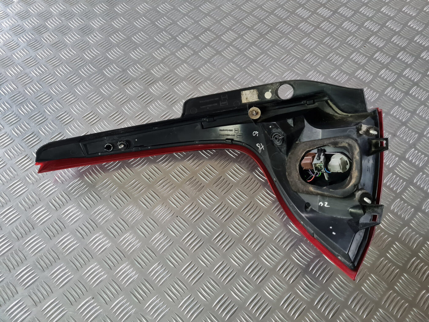 Aizmugurējais labais lukturis priekš VOLVO XC 60 2009