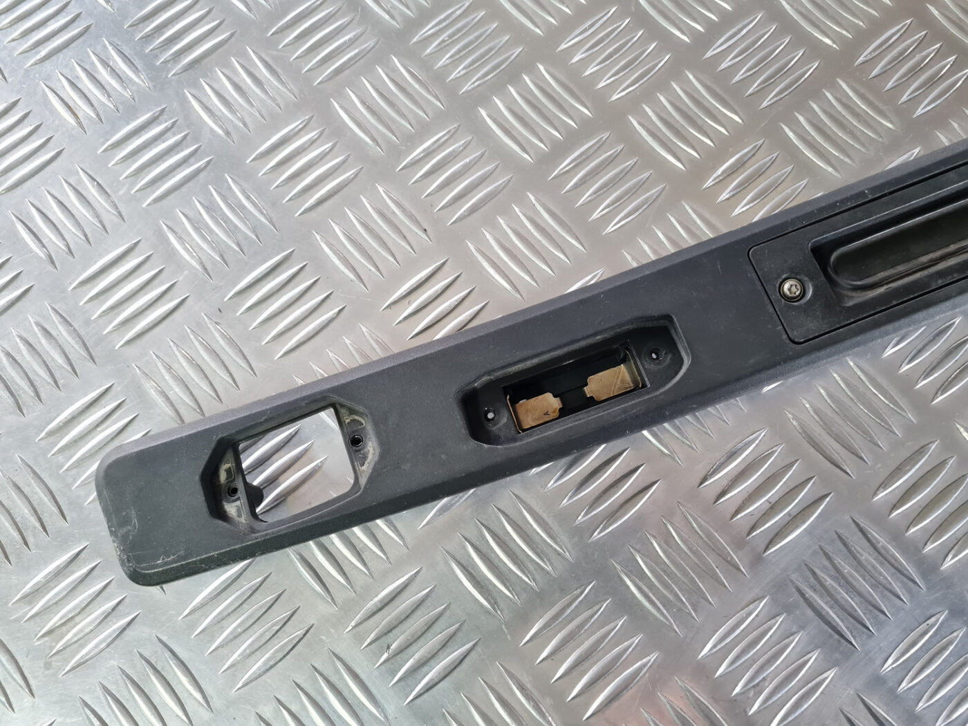 Numura zīmes gaismas uzlika komplektā priekš VOLVO XC 60 2009 2 Numura zīmes gaismas uzlika komplektā priekš VOLVO XC 60 2009