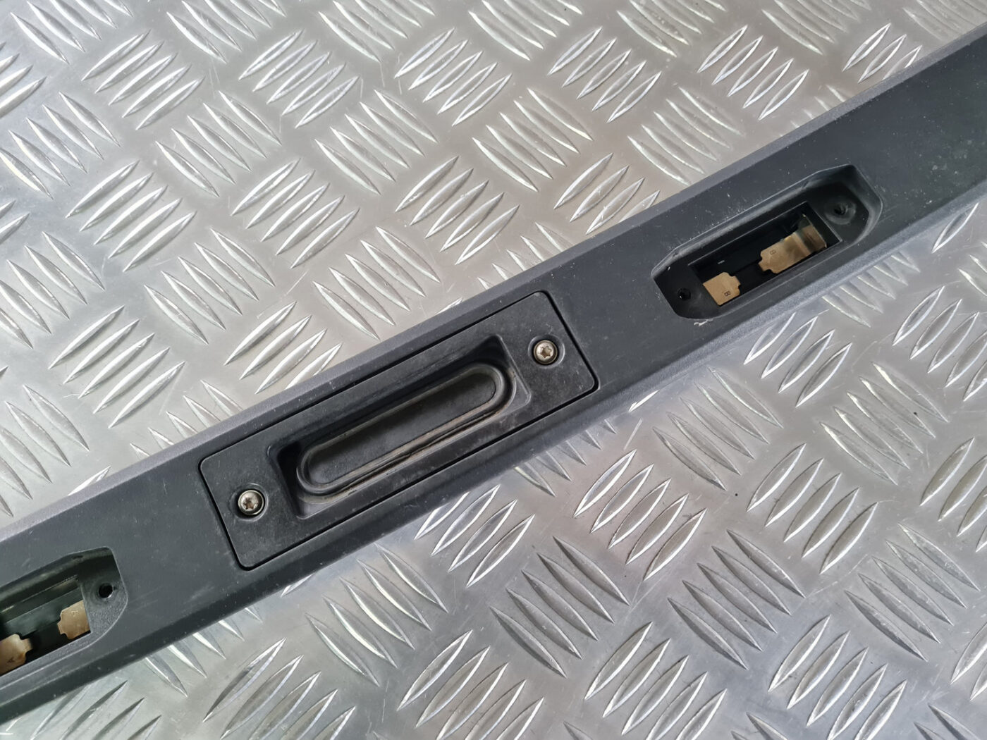 Numura zīmes gaismas uzlika komplektā priekš VOLVO XC 60 2009 10 Numura zīmes gaismas uzlika komplektā priekš VOLVO XC 60 2009