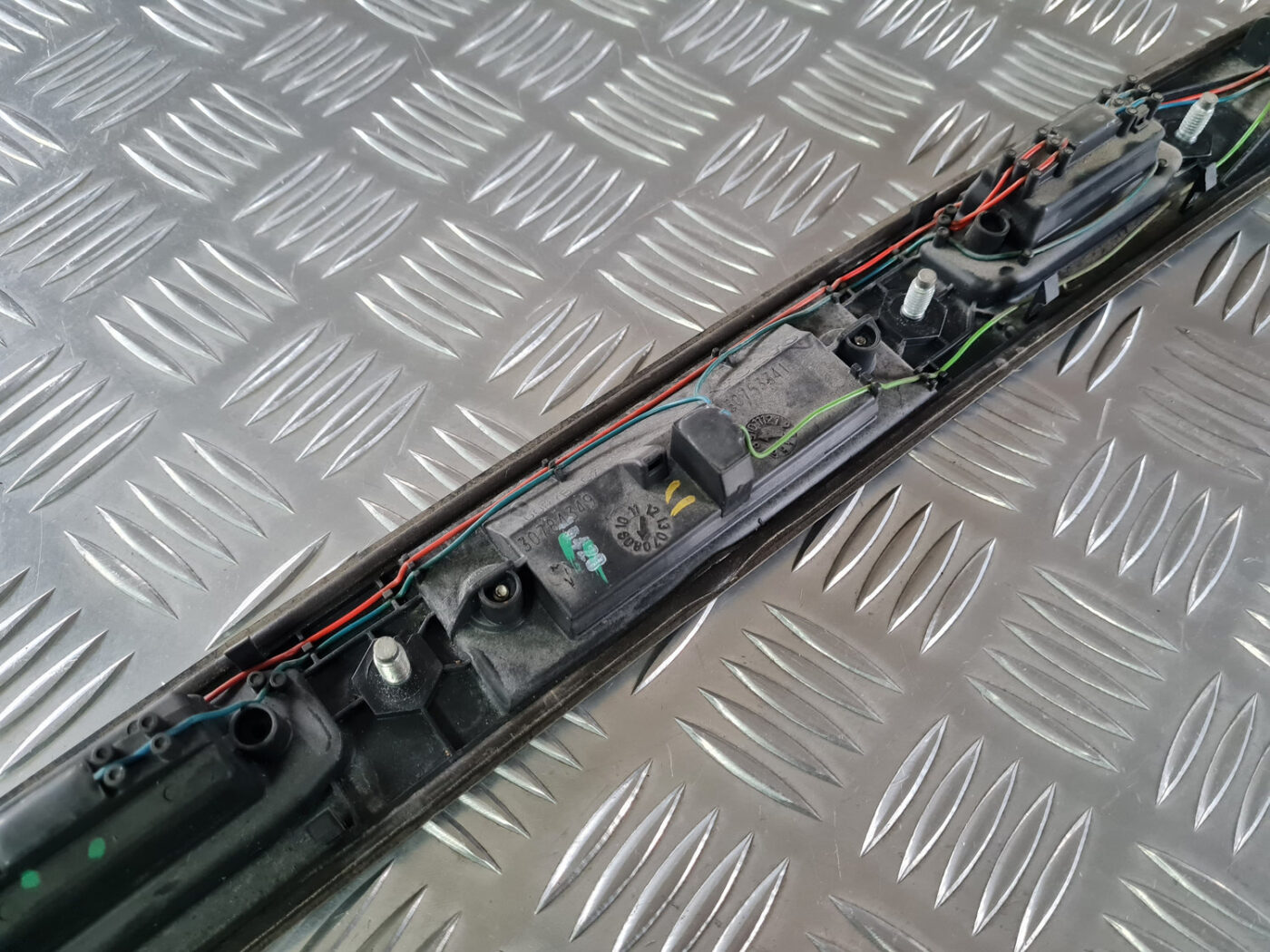 Numura zīmes gaismas uzlika komplektā priekš VOLVO XC 60 2009 6 Numura zīmes gaismas uzlika komplektā priekš VOLVO XC 60 2009