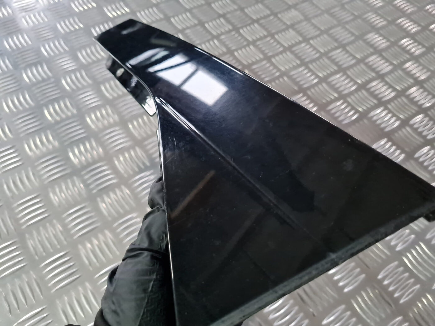 Durvju stikla moldings priekš VOLVO XC 60 2009