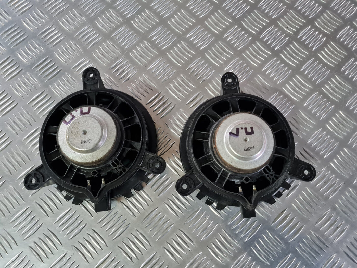 Durvju skaļrunis, apakšā priekš VOLVO XC 60 2009