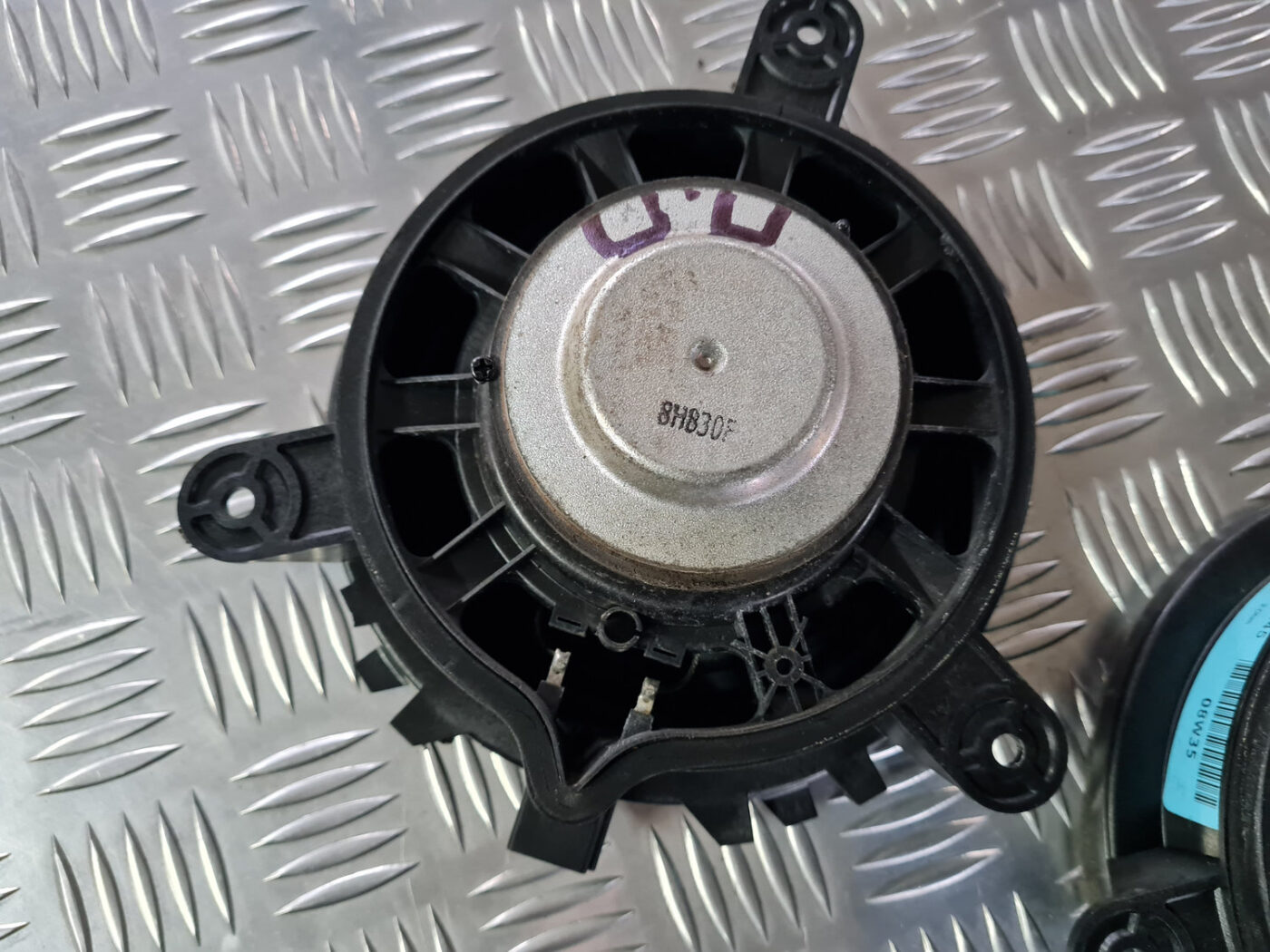 Durvju skaļrunis, apakšā priekš VOLVO XC 60 2009