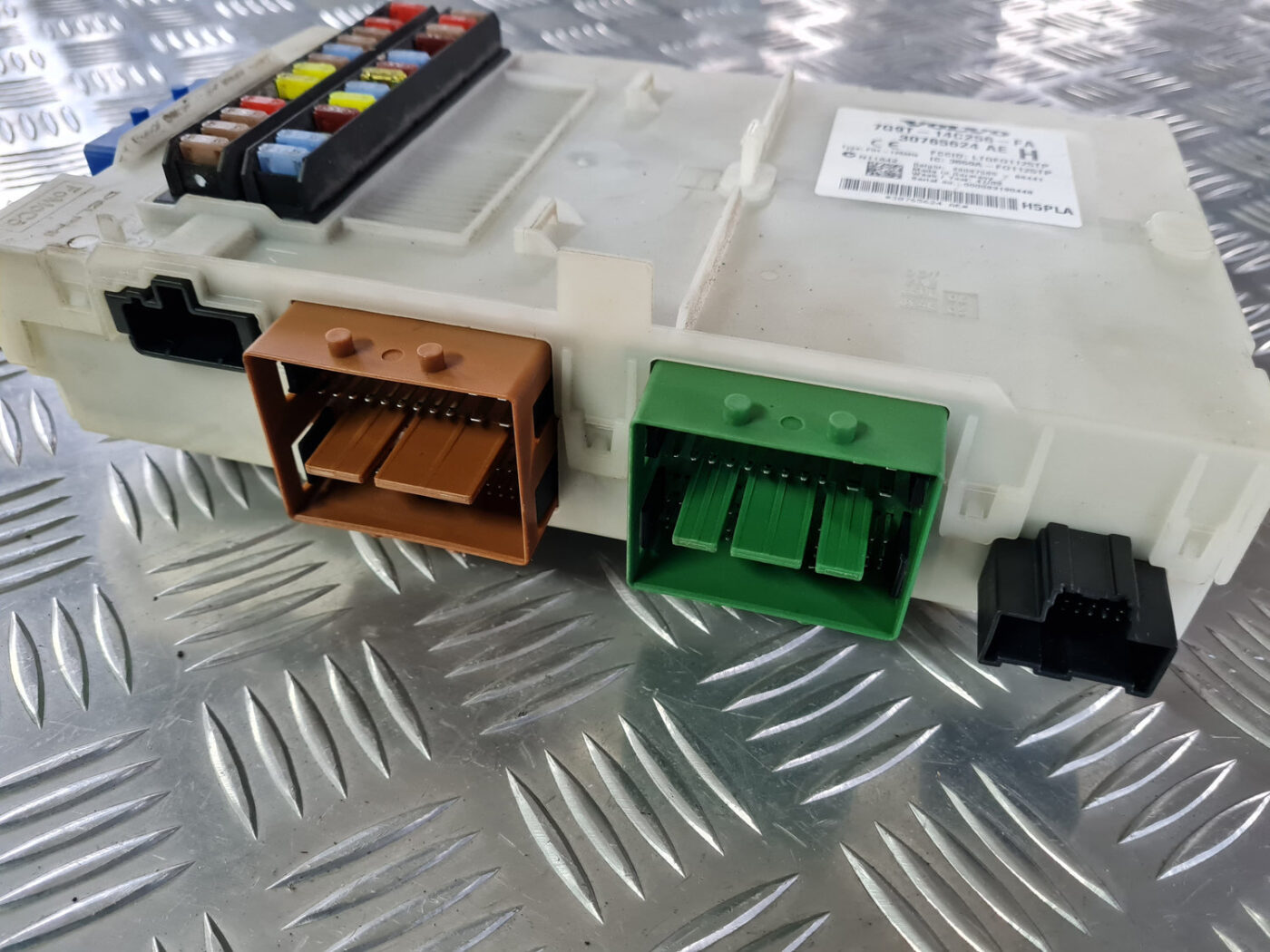 Drošinātāju bloks priekš VOLVO XC 60 2009