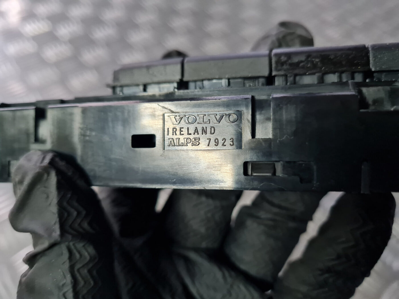 Multimēdijas pārslēgšanas slēdzis priekš VOLVO XC 60 2009 4 Multimēdijas pārslēgšanas slēdzis priekš VOLVO XC 60 2009