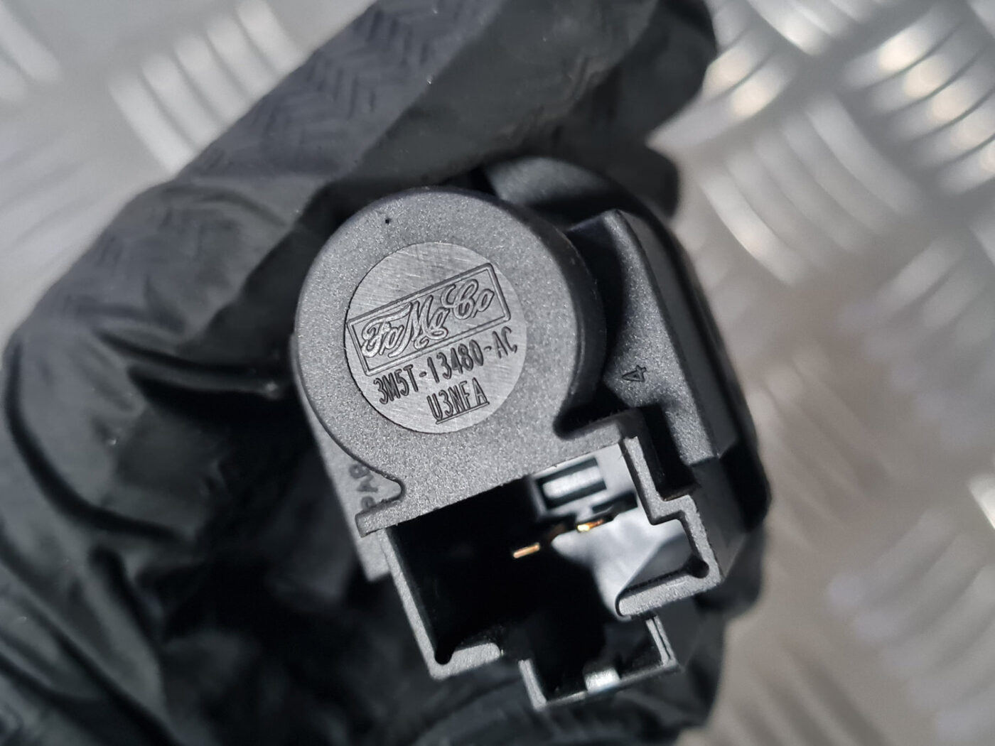 Bremžu signāla slēdzis priekš VOLVO XC 60 2009 4 Bremžu signāla slēdzis priekš VOLVO XC 60 2009