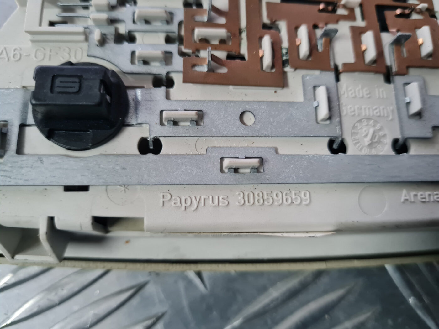 Aizmugurējo sēdvietu apgaismojums priekš VOLVO XC 60 2009