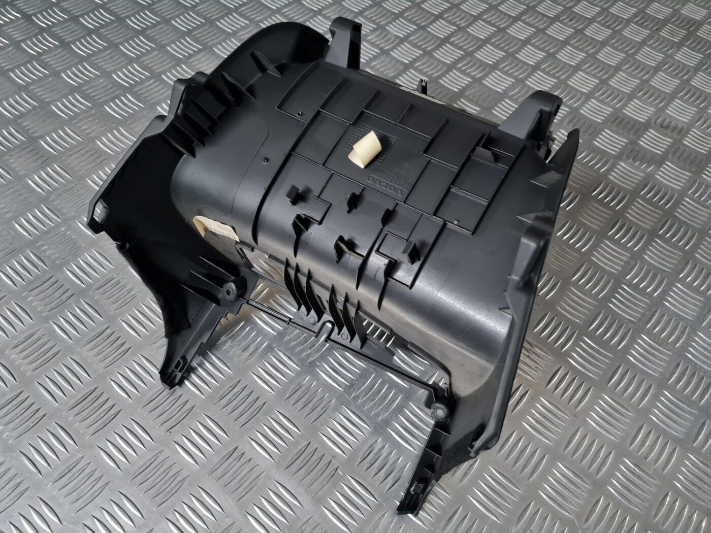 Centrālās konsoles iekšējā plastmasa priekš VOLVO XC 60 2009 5 Centrālās konsoles iekšējā plastmasa priekš VOLVO XC 60 2009