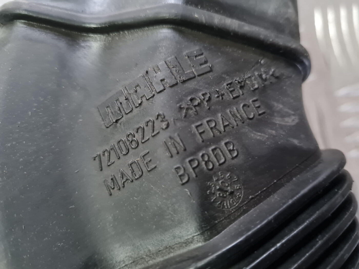 Gaisa filtra korpusa caurule priekš VOLVO XC 60 2009 5 Gaisa filtra korpusa caurule priekš VOLVO XC 60 2009