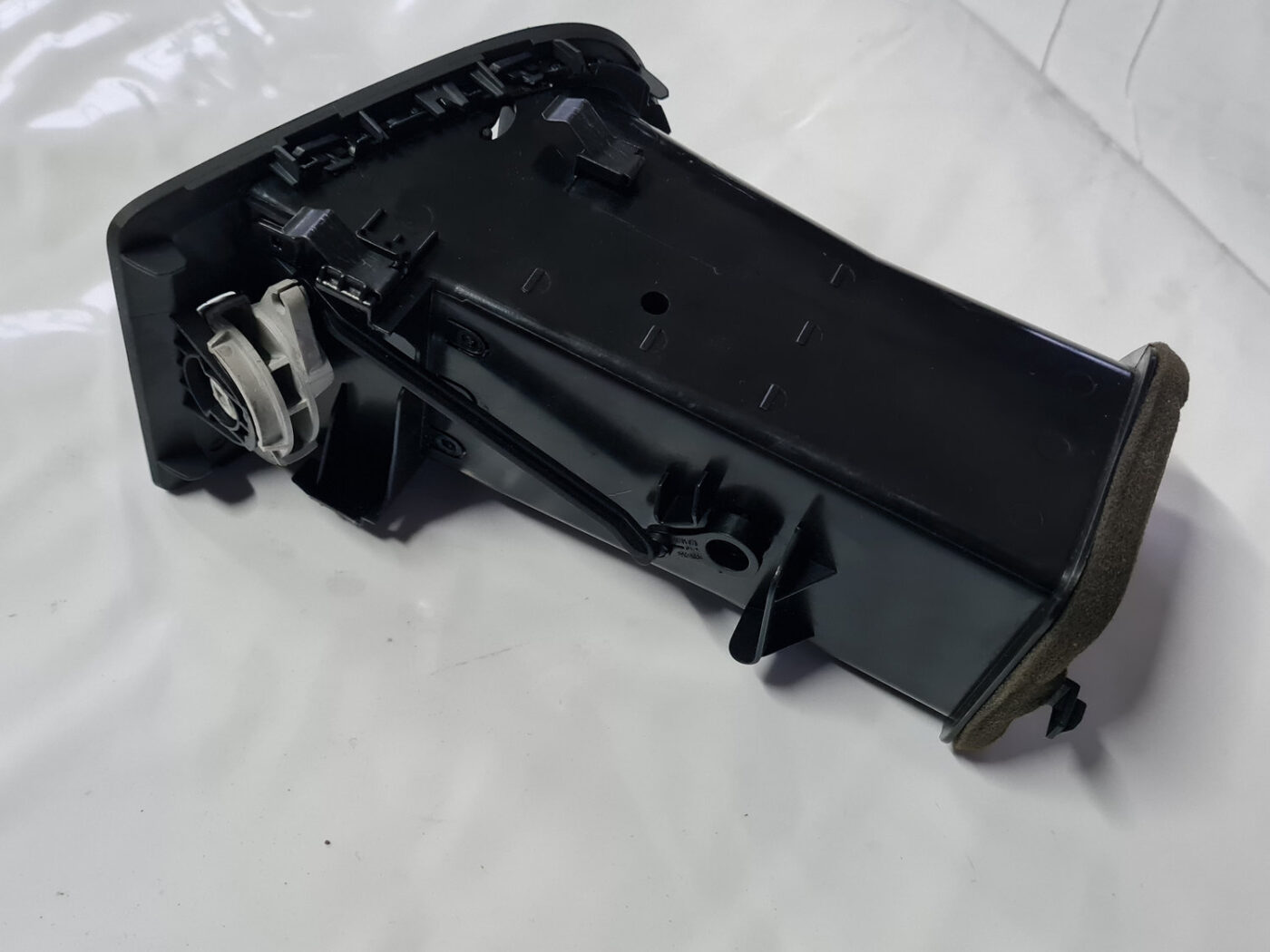 Mērinstrumentu paneļa gaisa vads, pa labi priekš VOLVO XC 60 2009