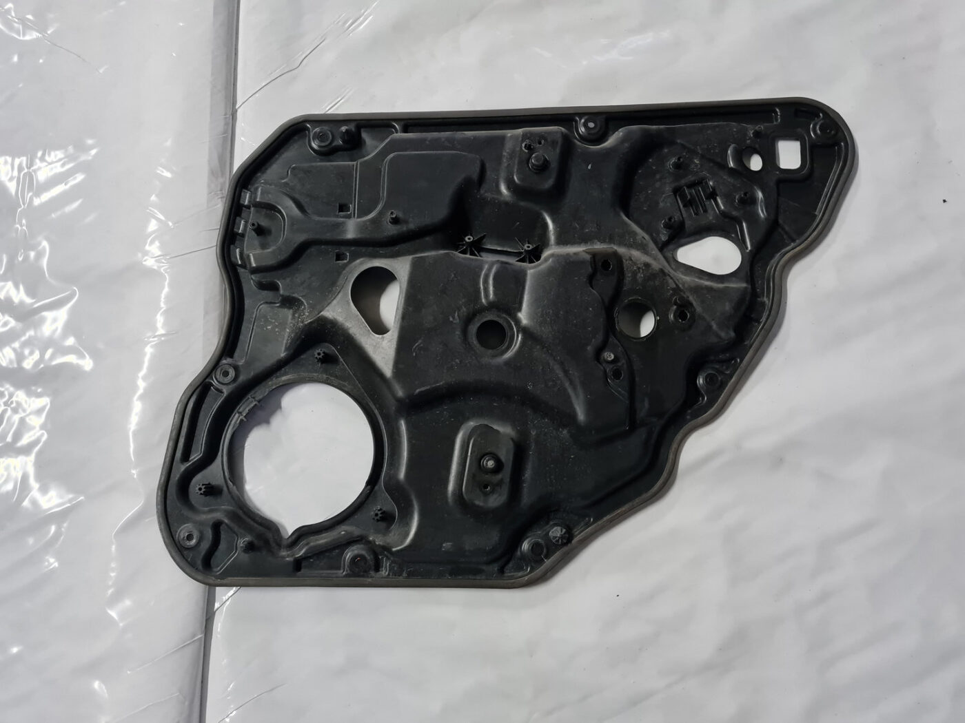 Stikla pacelšanas mehānisma panele priekš VOLVO XC 60 2009 3 Stikla pacelšanas mehānisma panele priekš VOLVO XC 60 2009