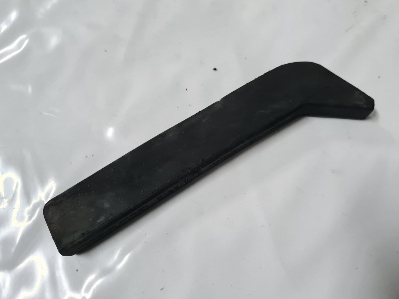 Dzinēja nodalījuma plastmasa priekš VOLVO XC 60 2009 2 Dzinēja nodalījuma plastmasa priekš VOLVO XC 60 2009